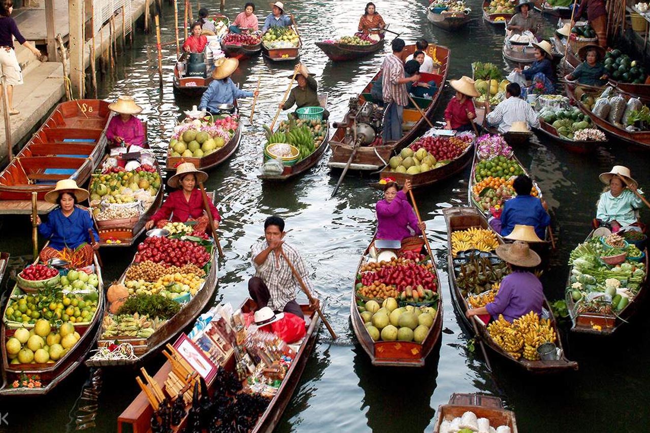 Работа в бангкоке. Плавучий рынок Дамноен Садуак. Плавучий рынок в Бангкоке. Дамноен Садуак Таиланд. Плавучий рынок в Тайланде.