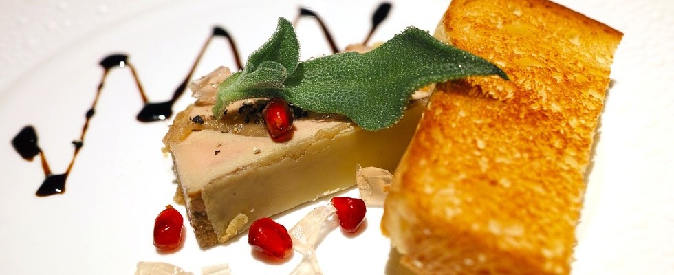 Cos’è il foie gras e perché è un alimento così discusso?