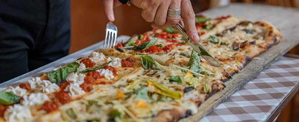Pizza a metro di Vico Equense: la storia della Pizzeria L’Università della Pizza