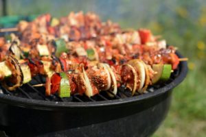Grigliata di Ferragosto: idee, ricette e consigli per un barbecue perfetto